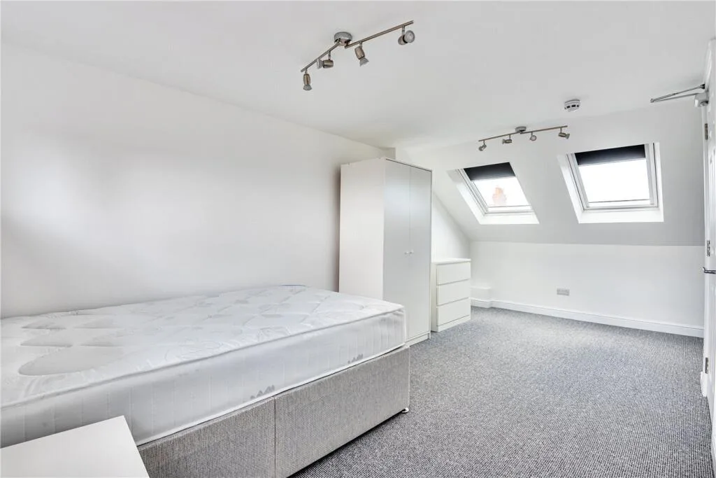 6 bedroom house for rent