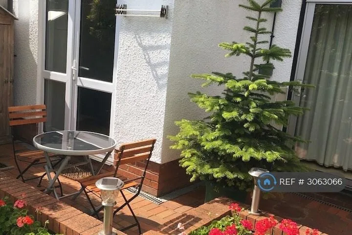1 bedroom semi-detached house for rent