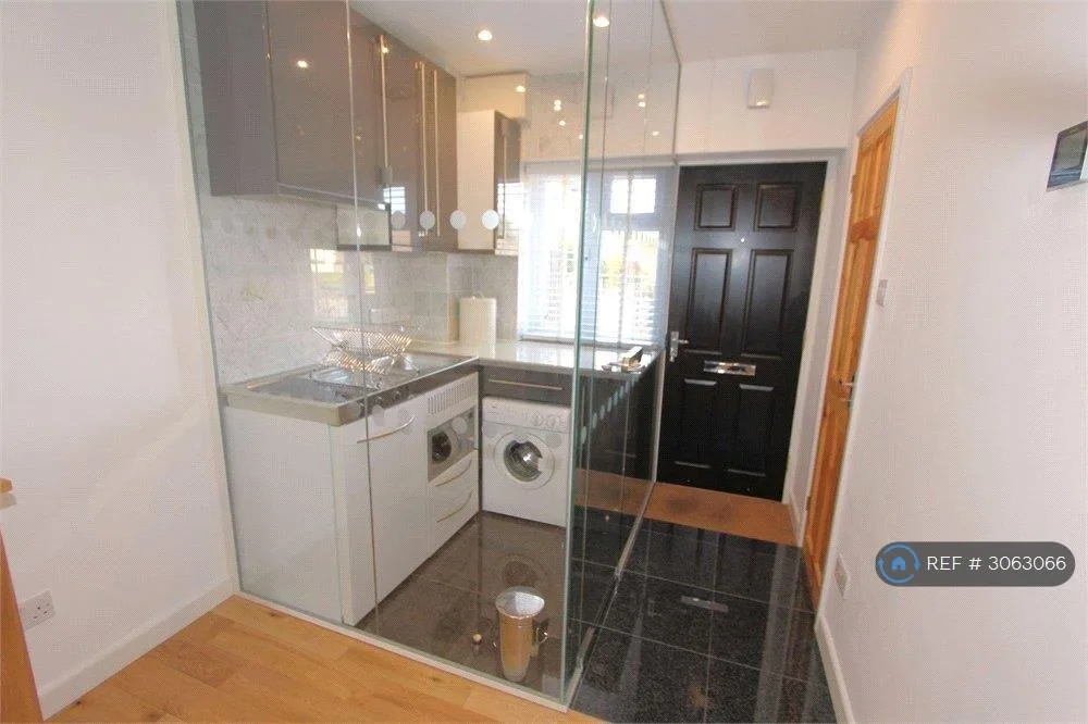 1 bedroom semi-detached house for rent