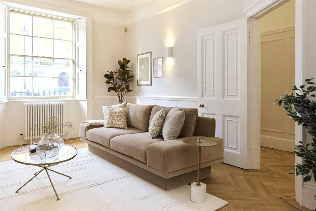 6 bedroom end of terrace house for rent
