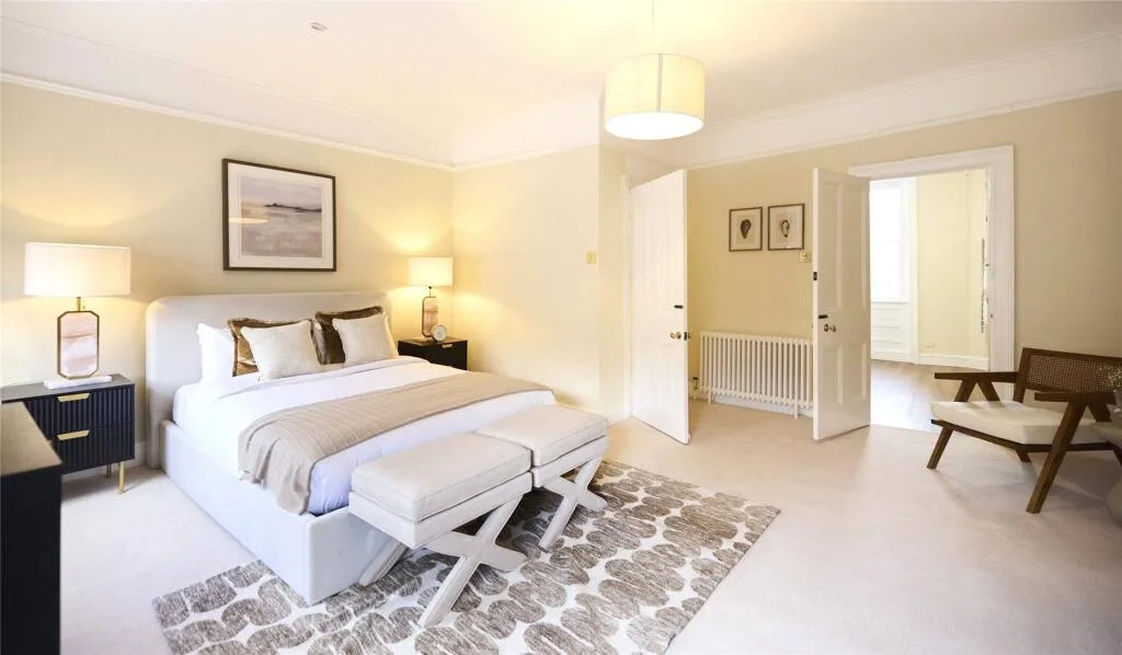6 bedroom end of terrace house for rent