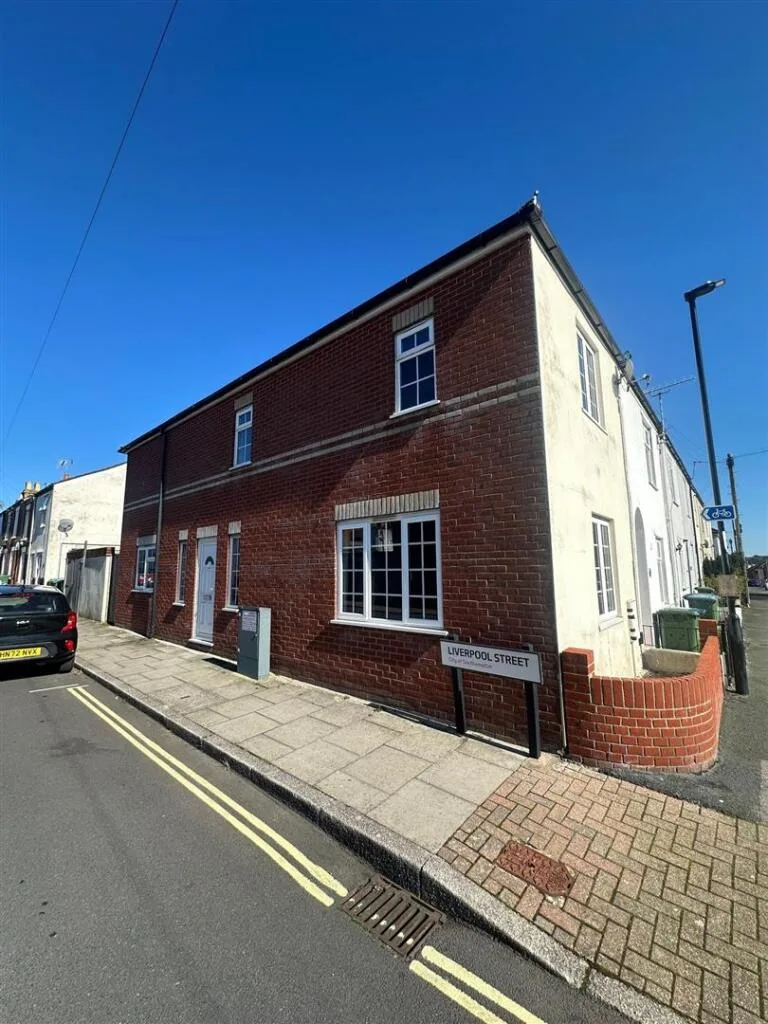 2 bedroom end of terrace house for rent