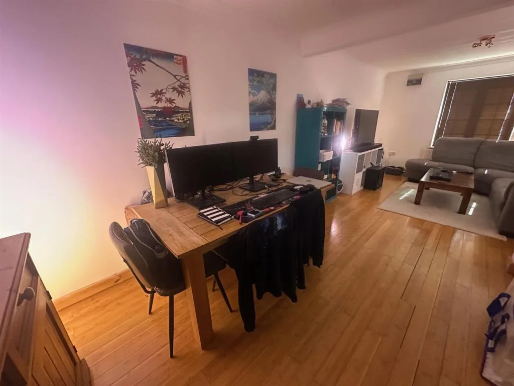 2 bedroom end of terrace house for rent