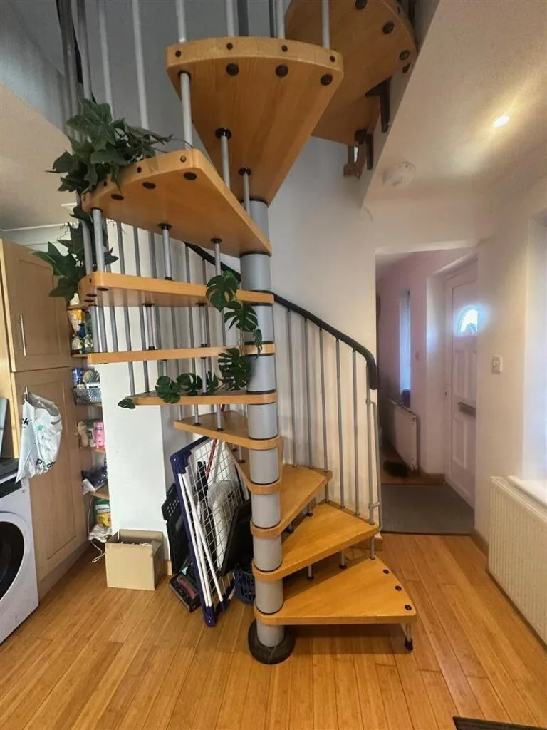 2 bedroom end of terrace house for rent