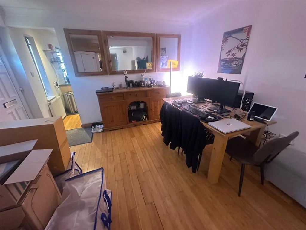 2 bedroom end of terrace house for rent