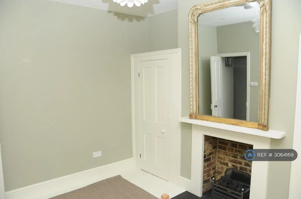 4 bedroom terraced house for rent