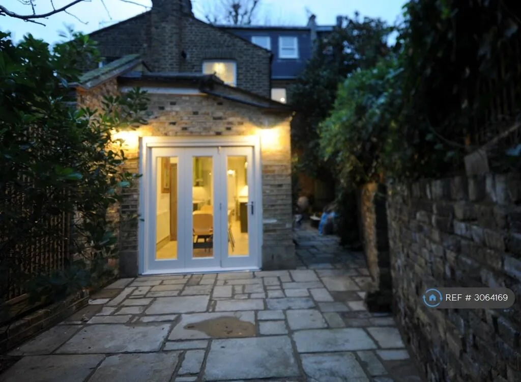 4 bedroom terraced house for rent