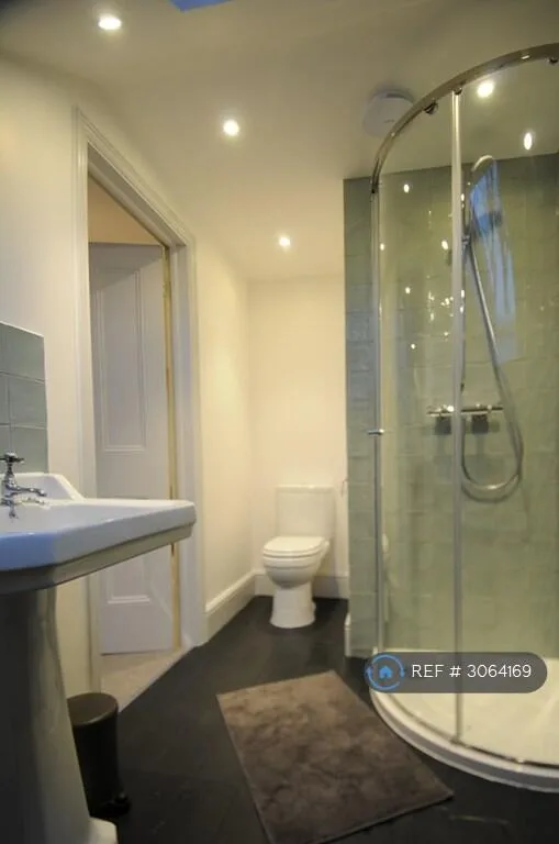 4 bedroom terraced house for rent