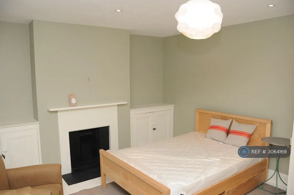 4 bedroom terraced house for rent