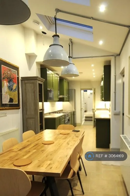 4 bedroom terraced house for rent