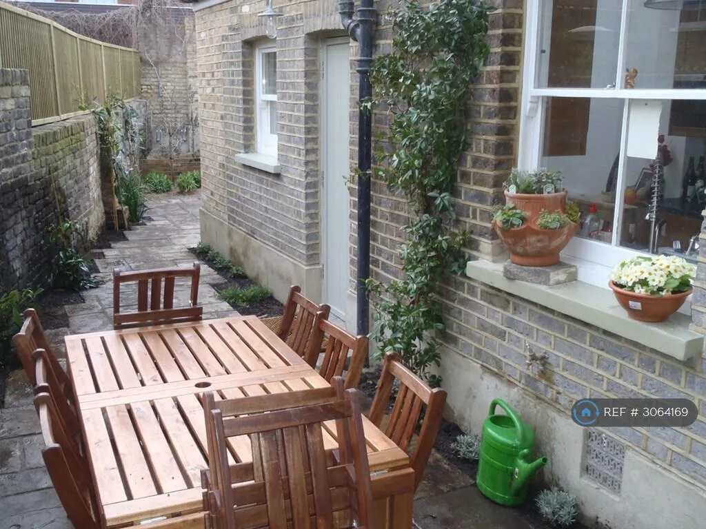 4 bedroom terraced house for rent