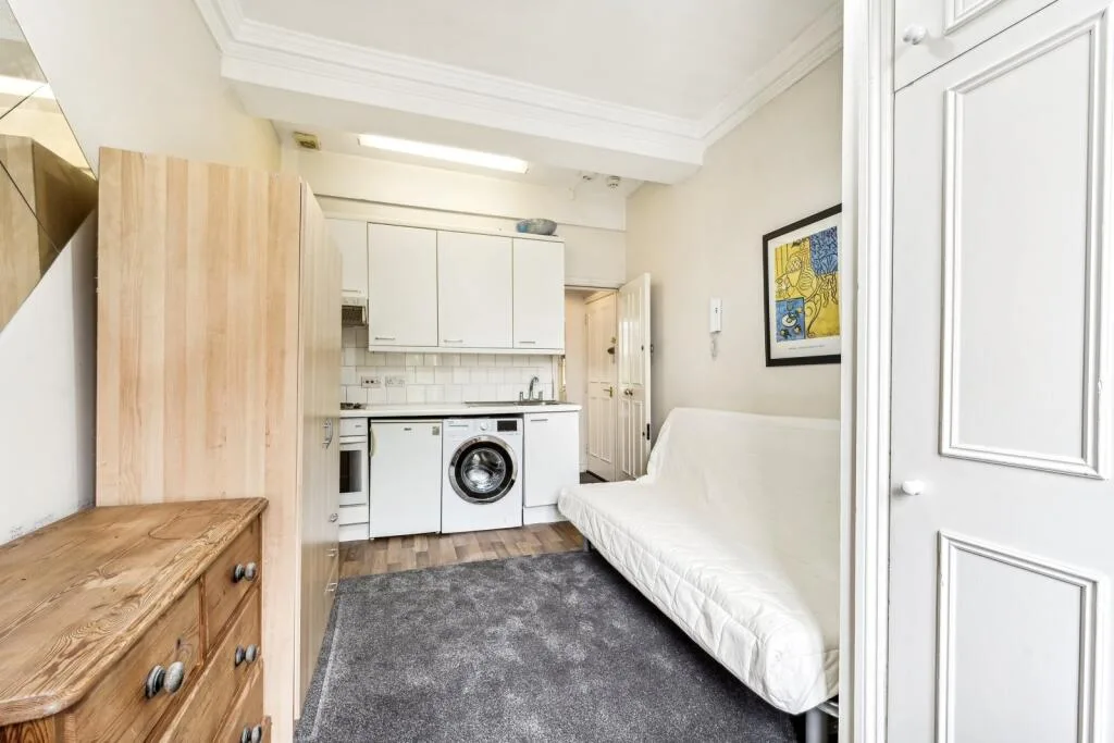 Studio flat for rent