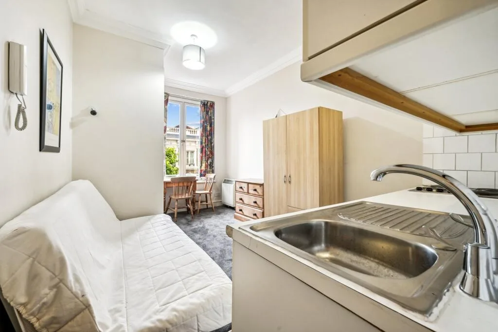 Studio flat for rent