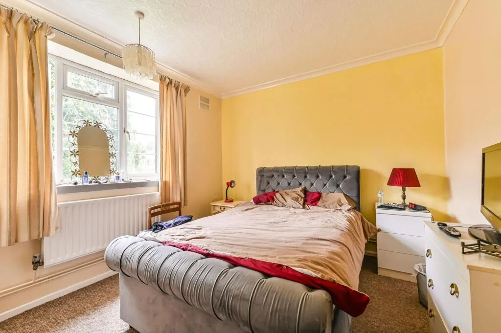 3 bedroom maisonette for rent