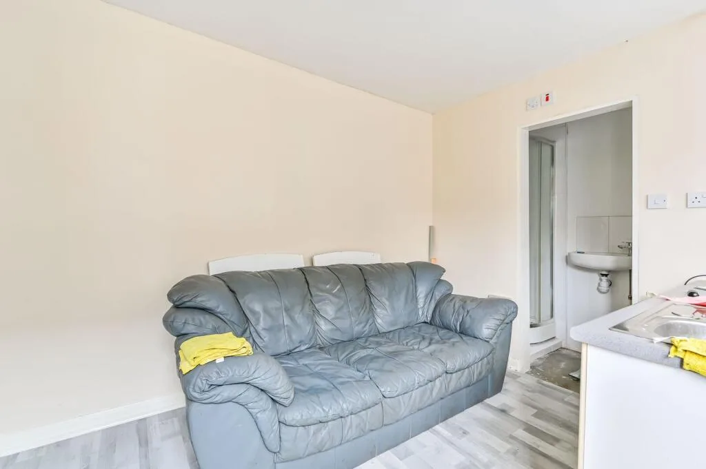 3 bedroom maisonette for rent