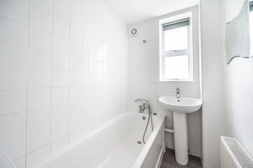3 bedroom semi-detached house for rent
