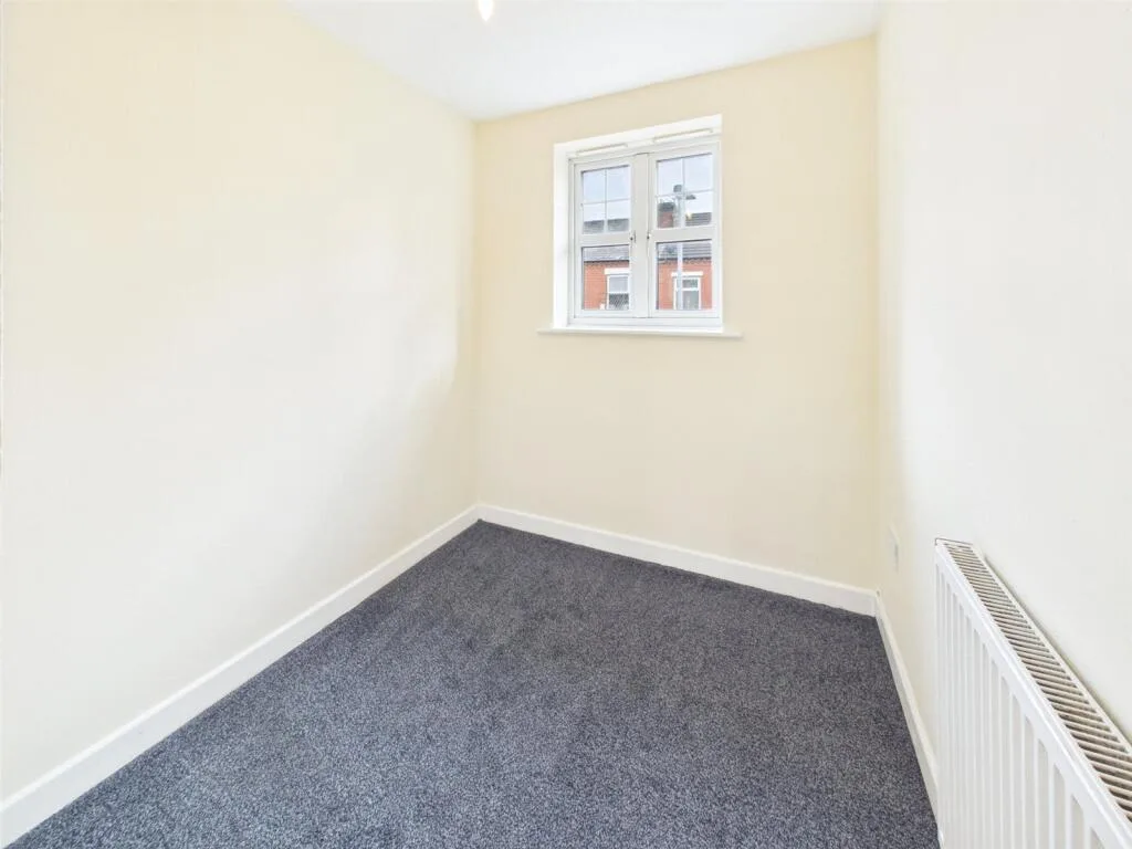 3 bedroom semi-detached house for rent
