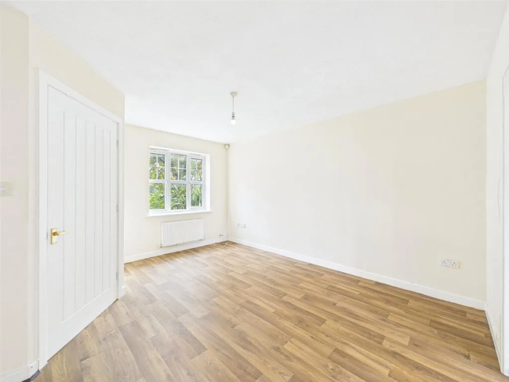 3 bedroom semi-detached house for rent