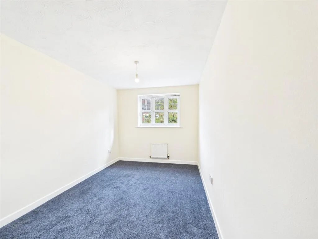 3 bedroom semi-detached house for rent