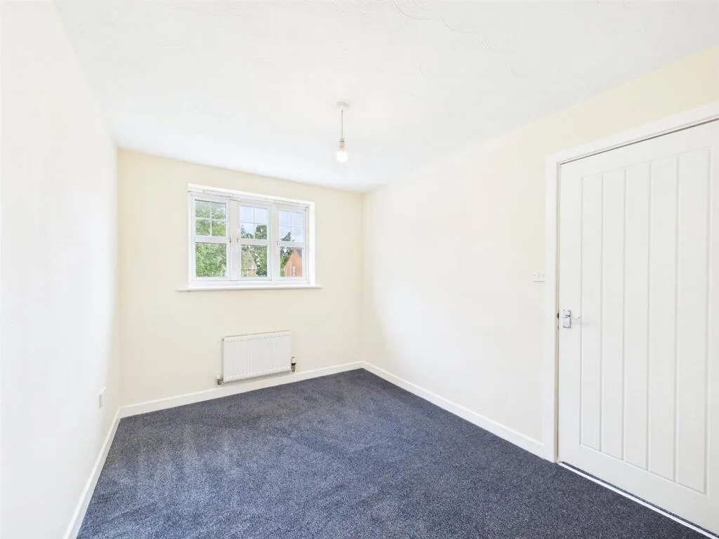 3 bedroom semi-detached house for rent
