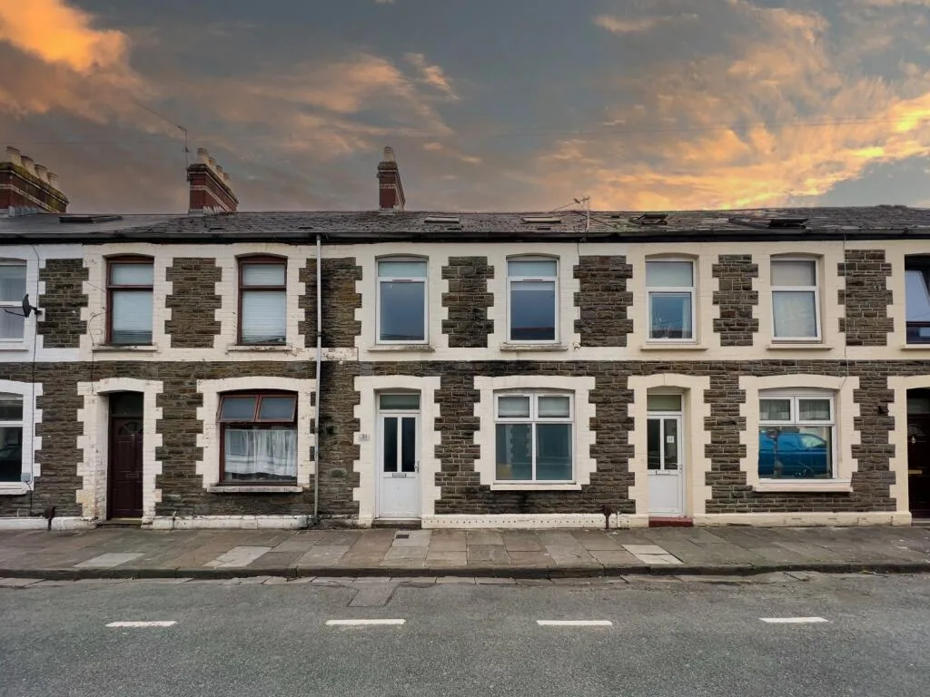 8 bedroom terraced house for rent