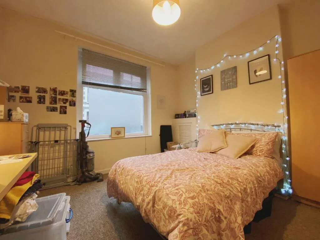 6 bedroom terraced house for rent