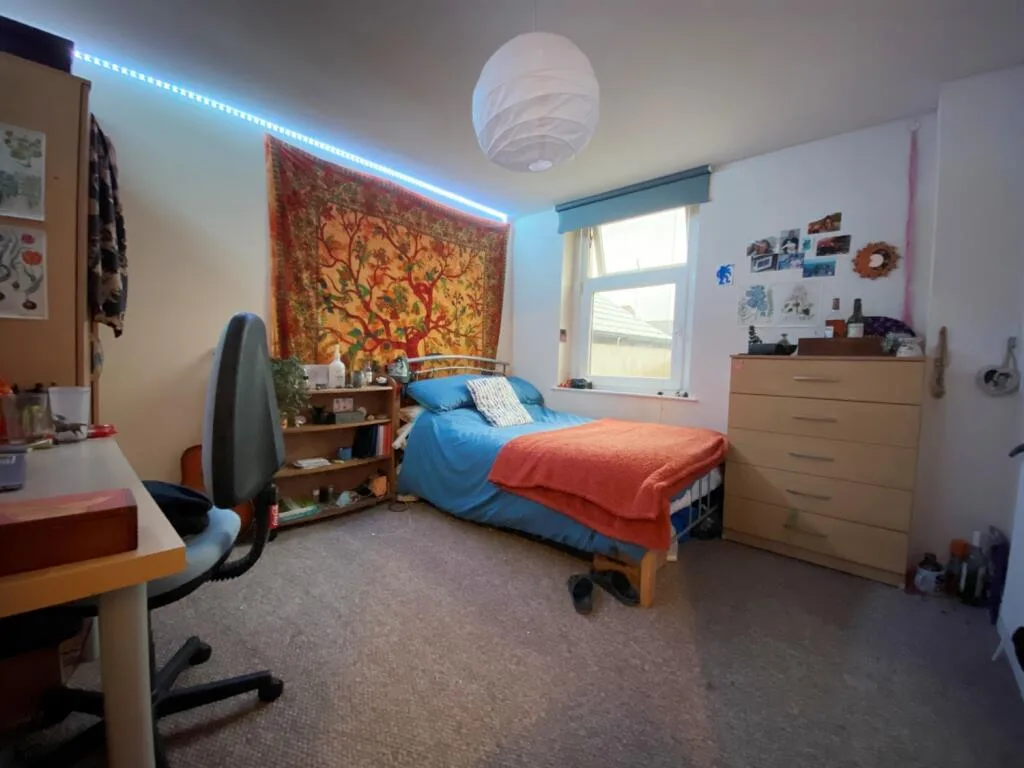 6 bedroom terraced house for rent