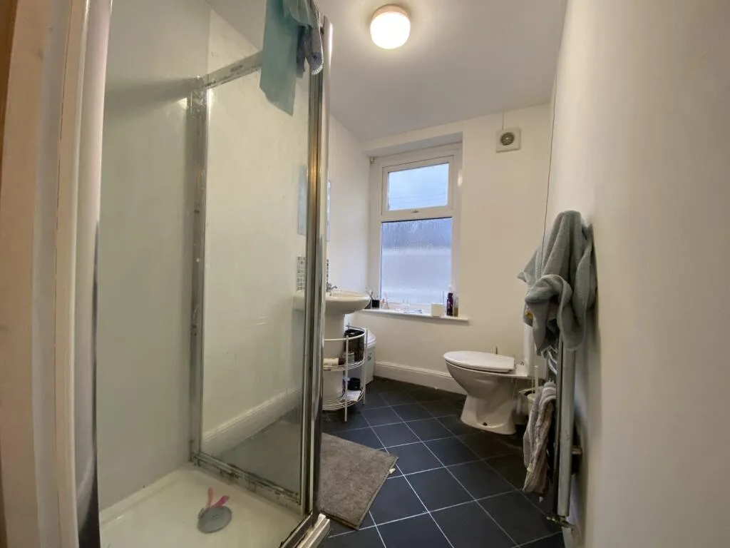 6 bedroom terraced house for rent