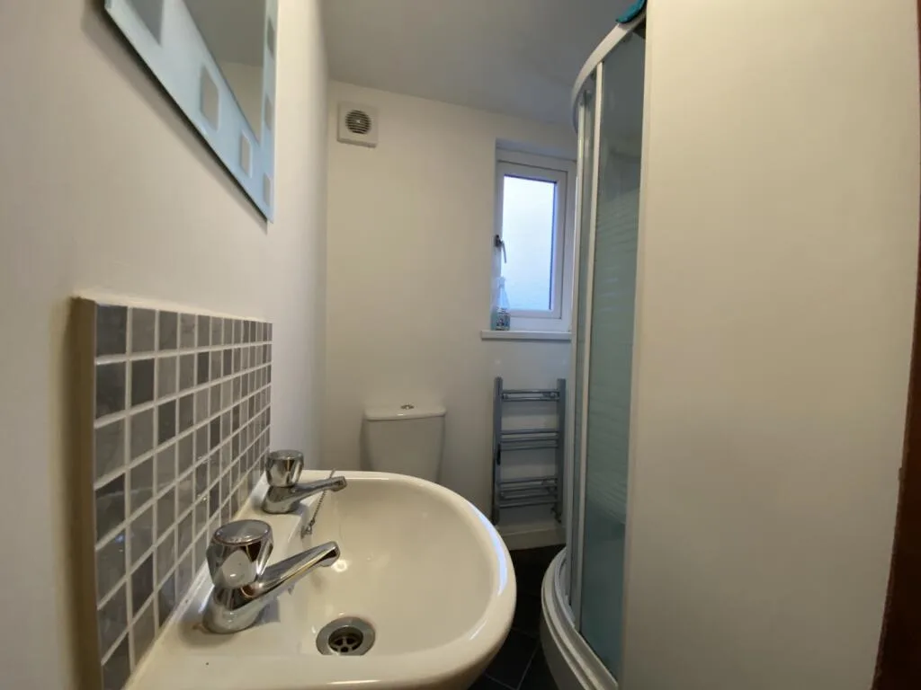6 bedroom terraced house for rent