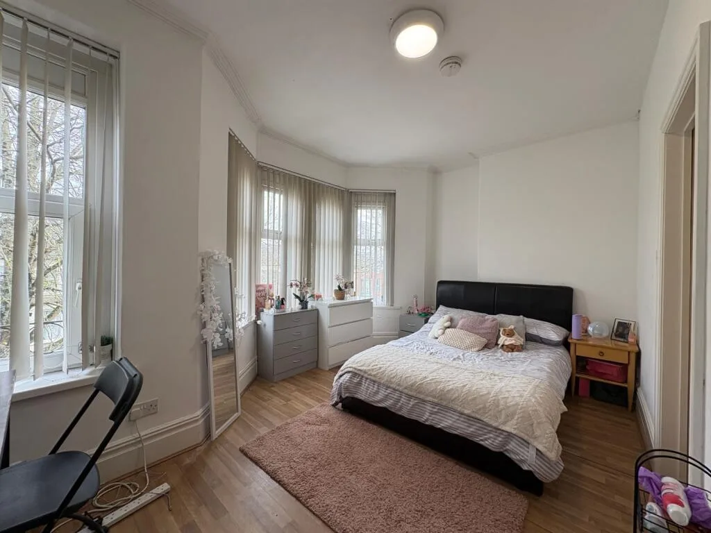 6 bedroom terraced house for rent
