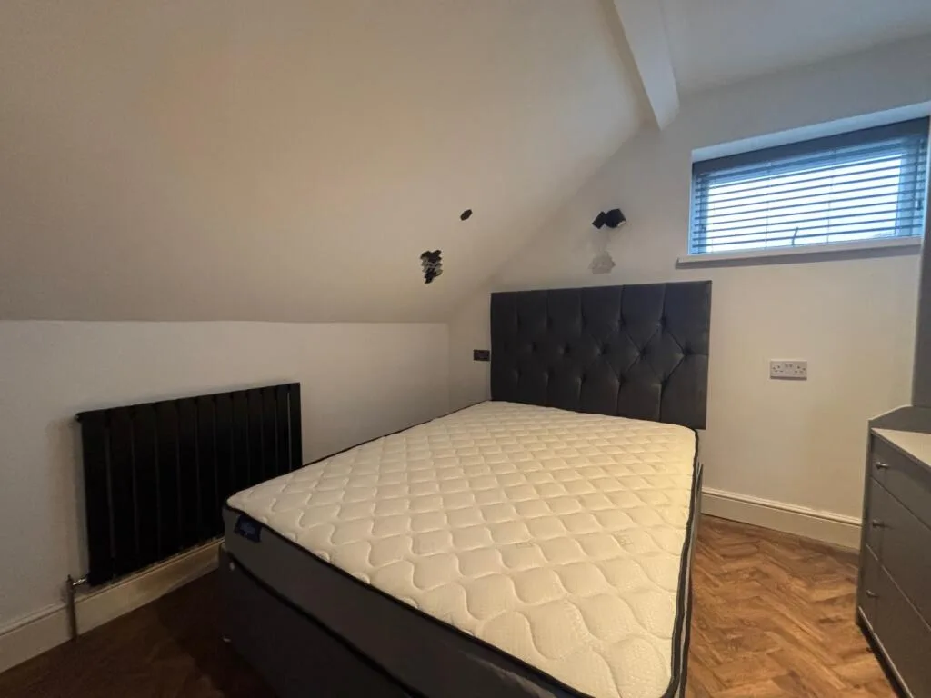 5 bedroom flat for rent