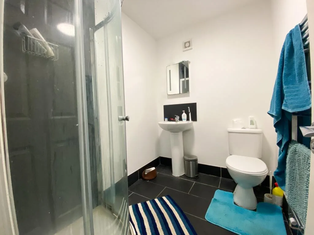 6 bedroom terraced house for rent