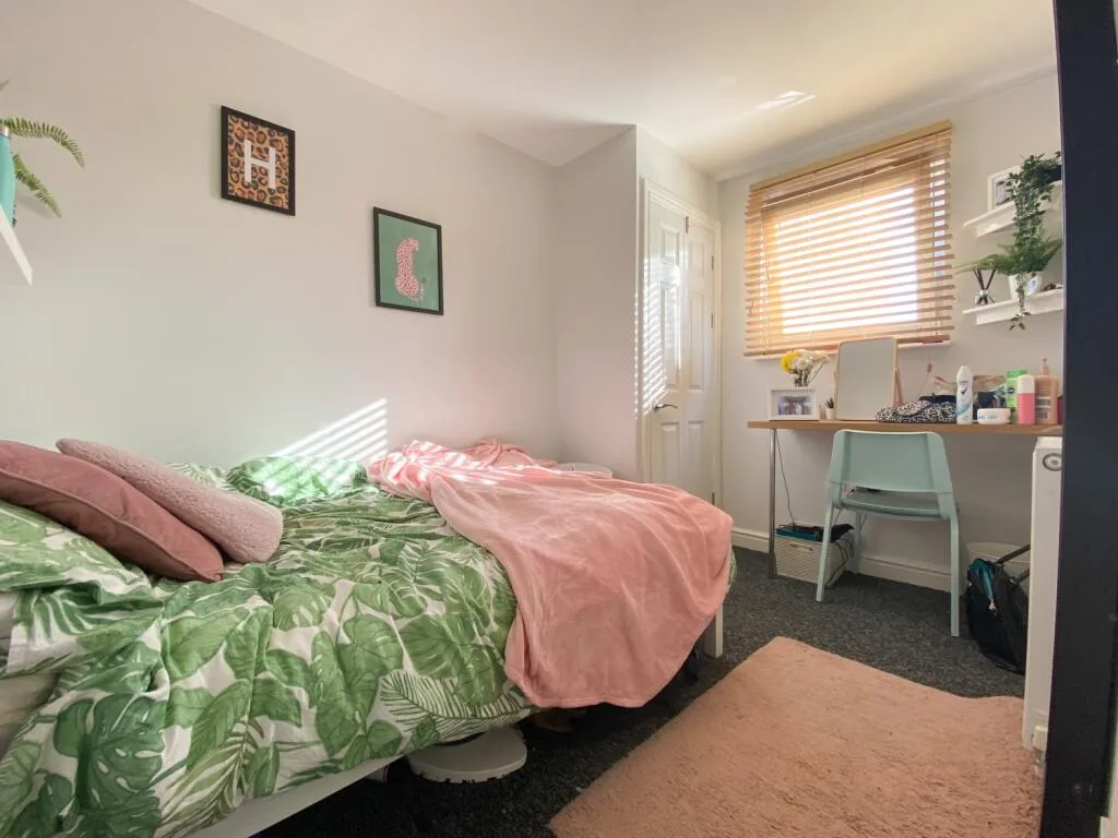 6 bedroom terraced house for rent