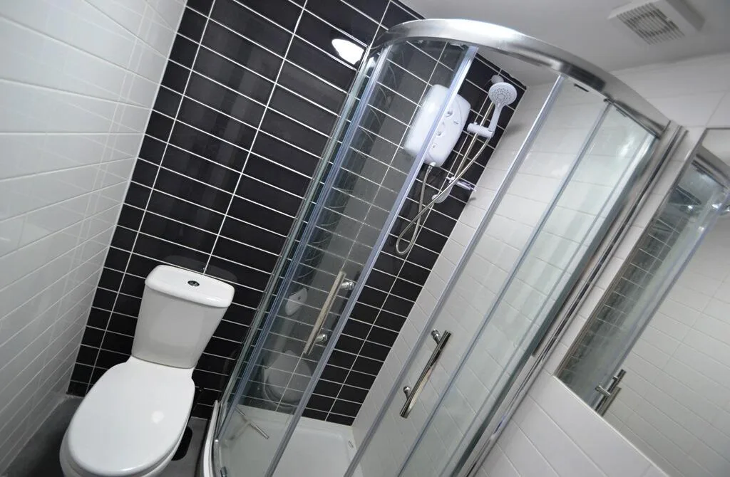 8 bedroom terraced house for rent