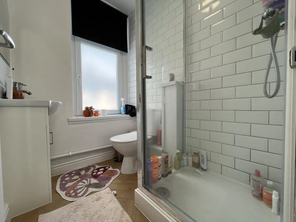 6 bedroom terraced house for rent