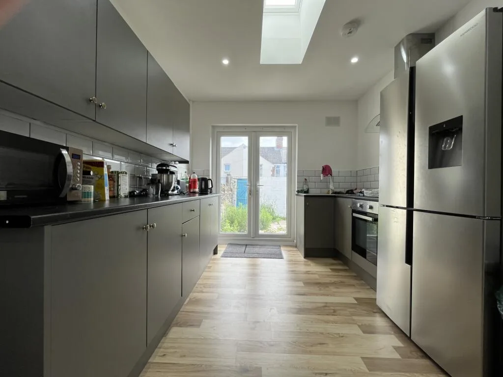6 bedroom terraced house for rent