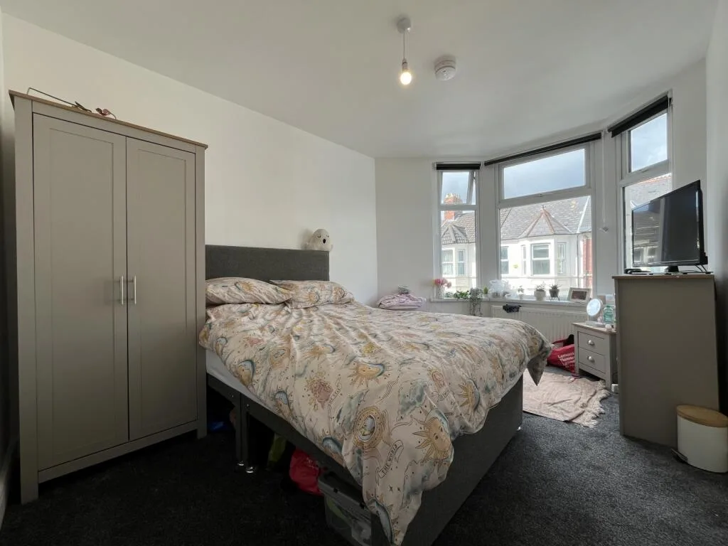 6 bedroom terraced house for rent