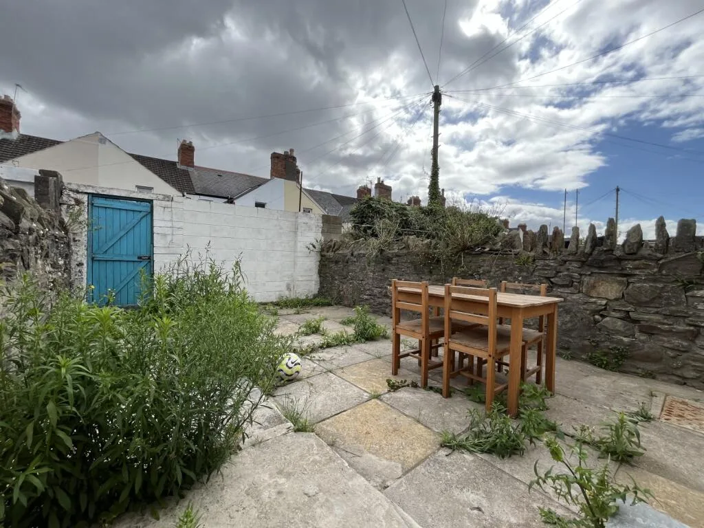 6 bedroom terraced house for rent