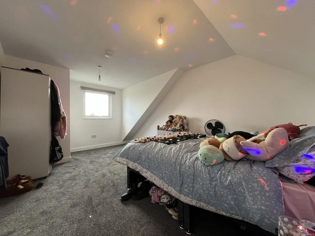 6 bedroom terraced house for rent