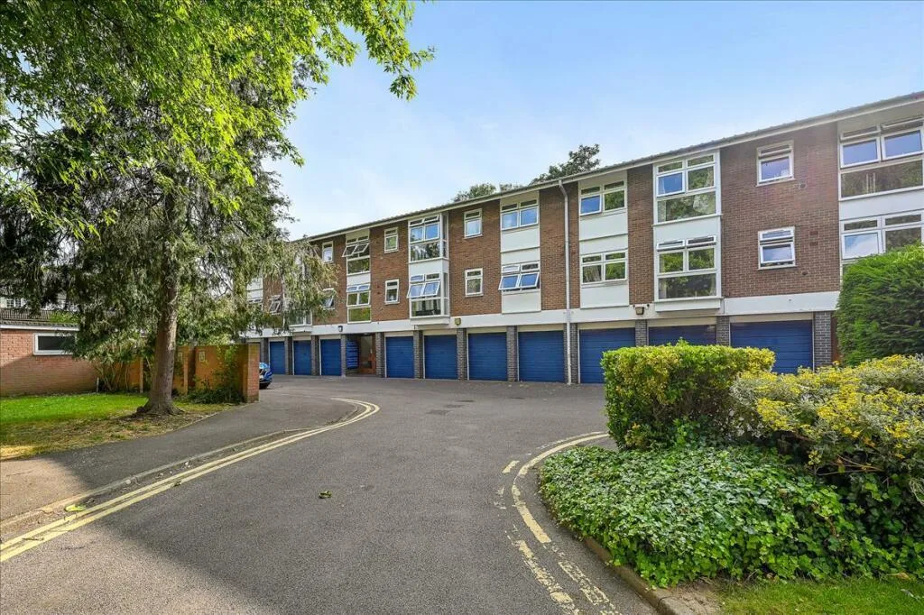 2 bedroom ground floor flat for rent