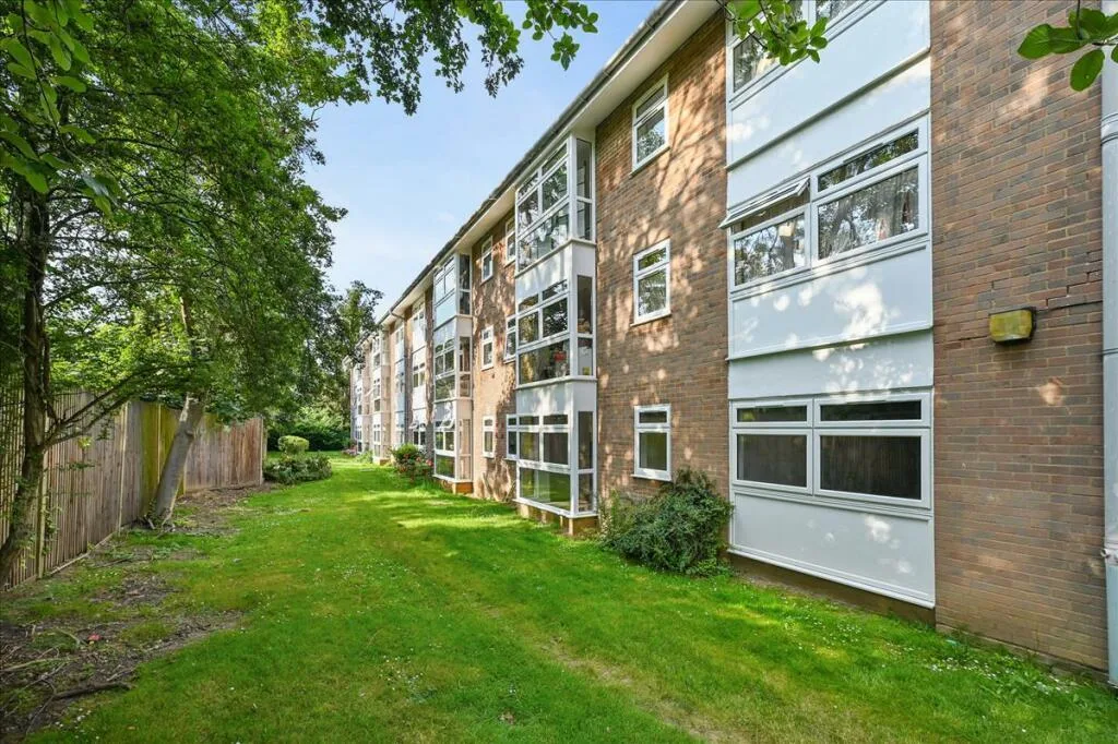 2 bedroom ground floor flat for rent