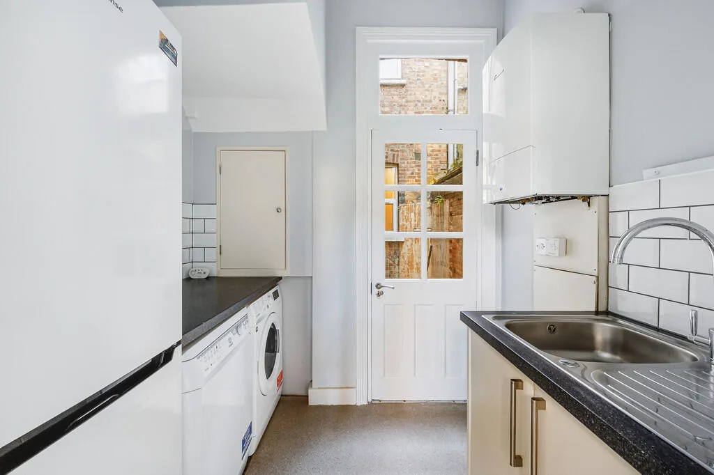 3 bedroom ground floor flat for rent