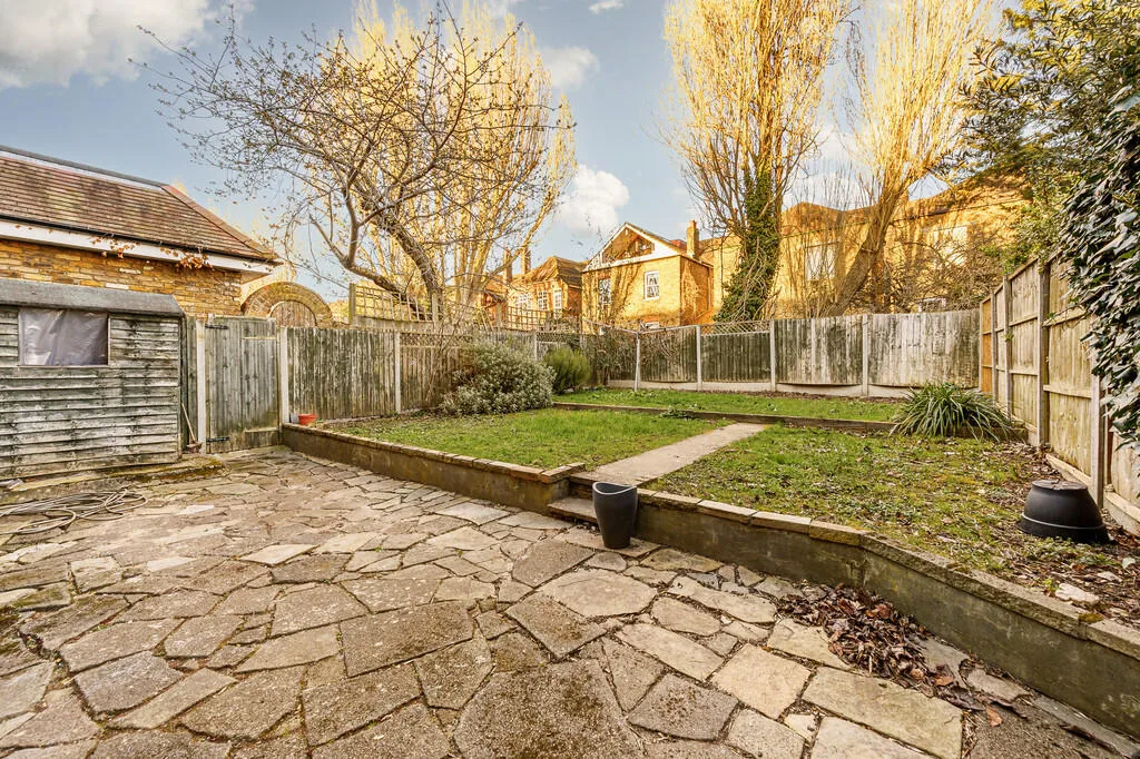 3 bedroom ground floor flat for rent