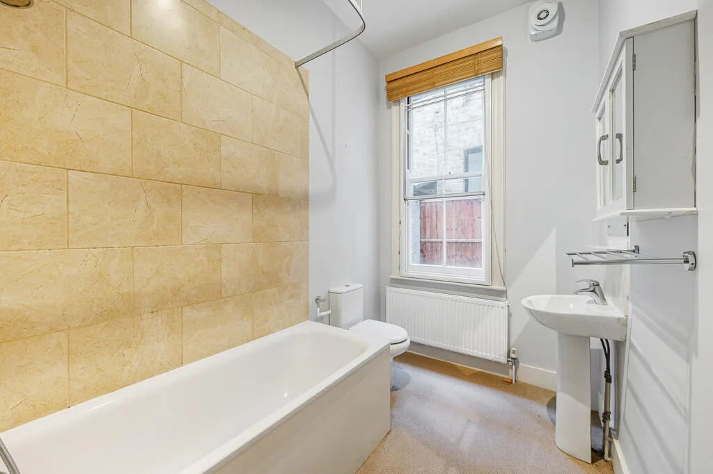 3 bedroom ground floor flat for rent