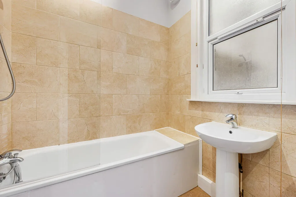 3 bedroom ground floor flat for rent