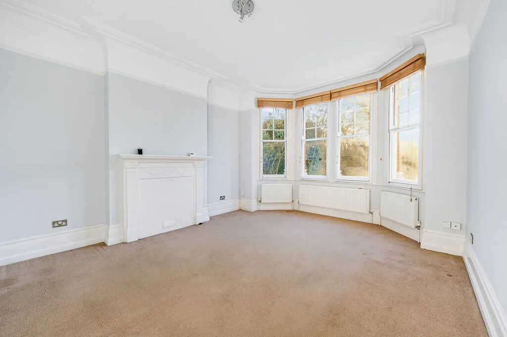 3 bedroom ground floor flat for rent