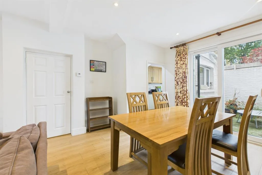 2 bedroom terraced house for rent