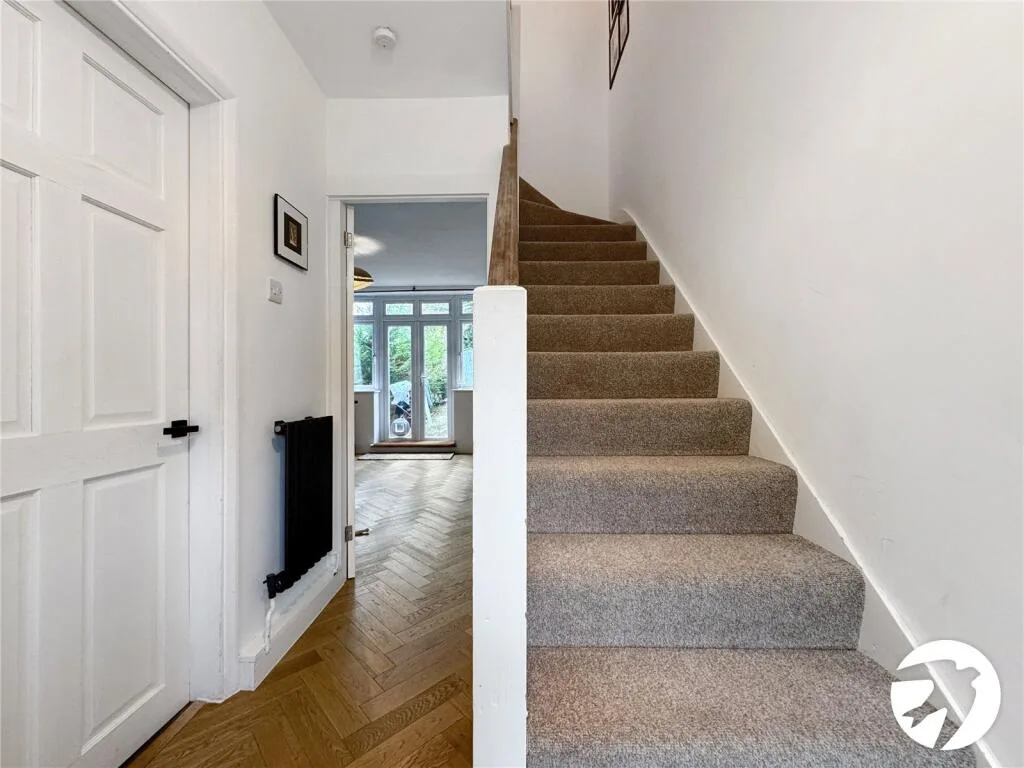 2 bedroom maisonette for rent