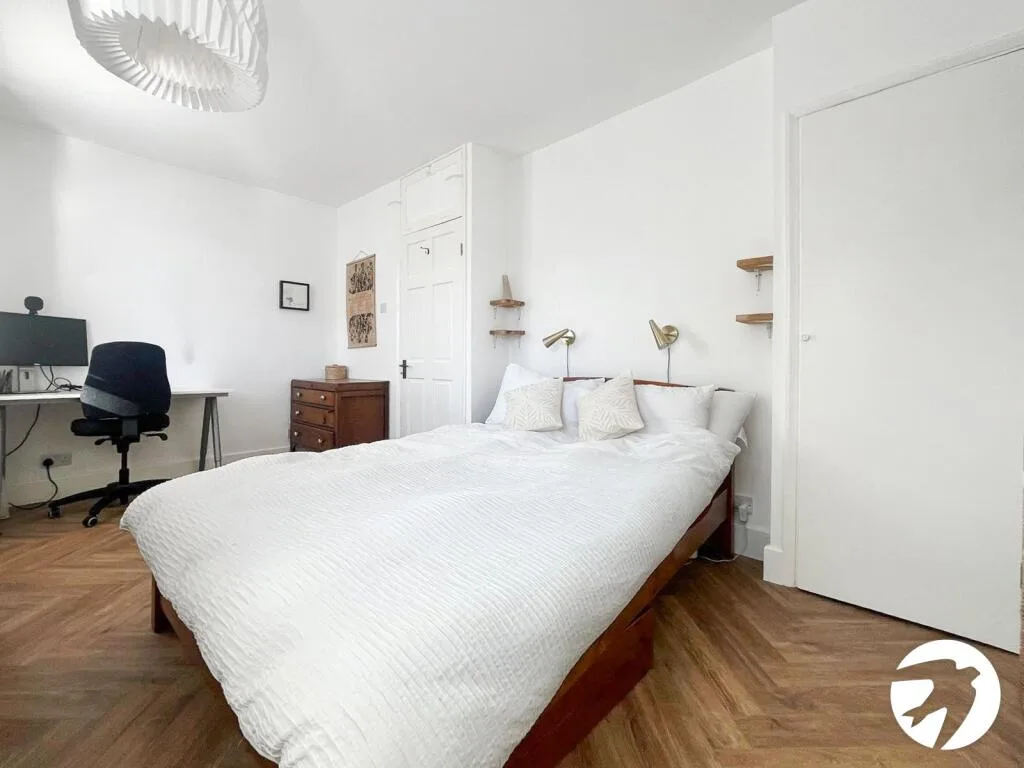 2 bedroom maisonette for rent