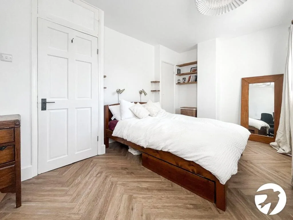 2 bedroom maisonette for rent
